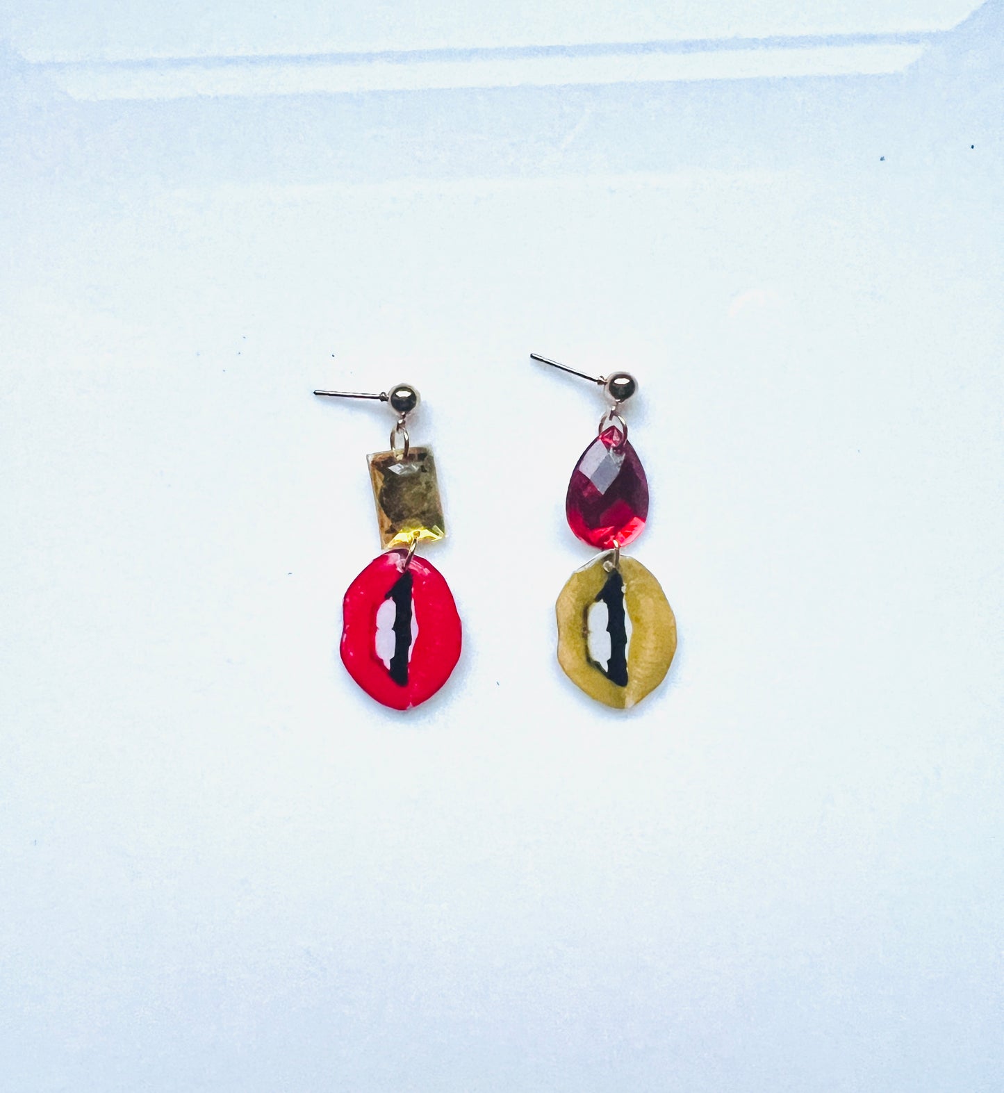 Lips Dangle Earrings